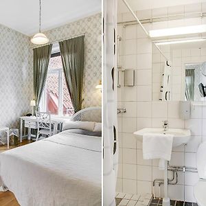 Budgetrum med King size-säng